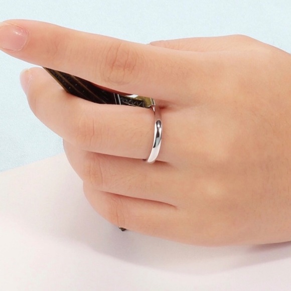 Sterling silver wedding band - Picture 3 of 4